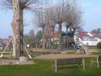 Comfort apartment with lake view, balcony, beach and. close to shopping, quiet, WiFi