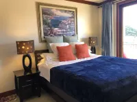 Luxurious, Spacious, High-end Beachfront Vacation Villa Free Parking - balcony