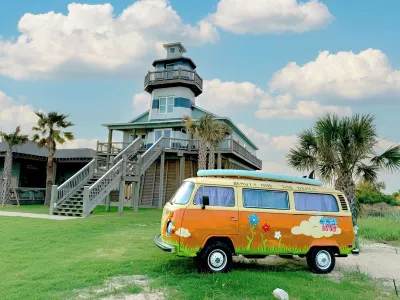Beauty and the Beach™ Lighthouse - Amazing Romantic Getaway and a Wedding Venue