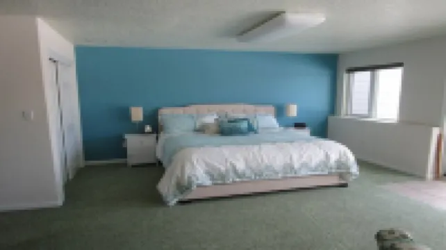 Luxurious Secluded Hillside 1000 sq ft Studio on 5 acres