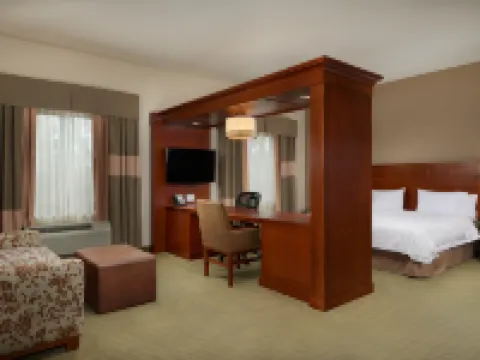 Hampton Inn & Suites Salem Hotels in Salem