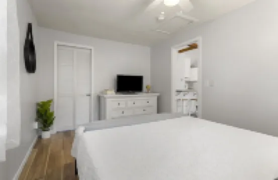 Close to Beach! Pool, Hot Tub, Firepit in Patio area & Deck.