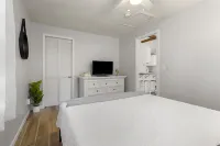 Close to Beach! Pool, Hot Tub, Firepit in Patio area & Deck.