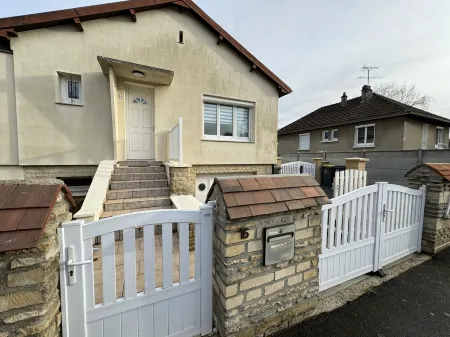 Maison Cosy Entre Terre et Mer - Proche Golf de Caen Отели в г. Бьевиль-Бёвиль