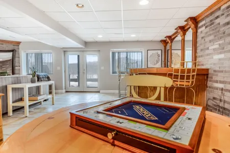 Quaint + Modern Lakeview Home on Sacandaga Lake