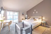 Private Family☀Pool Home☀ /Firepit/King BED Suite/ Fun Billiard Table/Sleeps 10 Hotels in Rialto