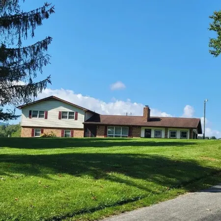 Spacious Mountain Retreat – Sleeps 12 – Pool, Hot Tub, Peaceful & Beautiful!