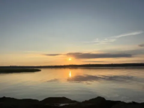 Walk to the Beach! Two bedroom cottage in Swifts Beach community. Hotels in Wareham