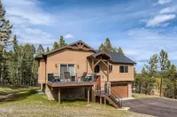 HOT TUB ~ Corner-Lot ~ Lux. Mnt. Lvng.~ No Pet Fee ~ Starlink  ~  Family Fun! Hotels in Teller County