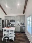 New Luxury 1BR Cottage in Downtown Auburn!