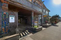 Two King Suites, Ocean Views & Upscale Touches in Downtown Manzanita