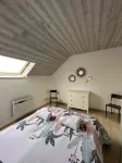 Warm, modern house 50m from the sea Hoteles cerca de Costa de granito rosa
