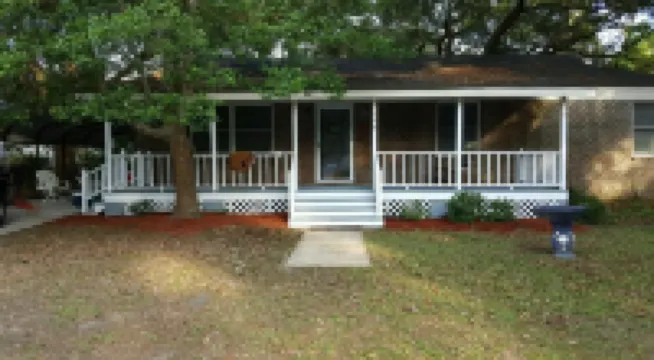 Enjoy Charlestons History & Carolina Sun -  3BR 2 BATH Old Mt. Pleasant