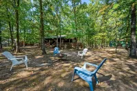 Charming 2-bedroom cabin in quiet area offering a Piece of Peace!