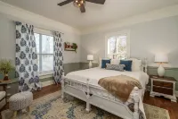 Private Pool & Hot-tub! Walk Downtown; Large Porch; King Beds; Spacious