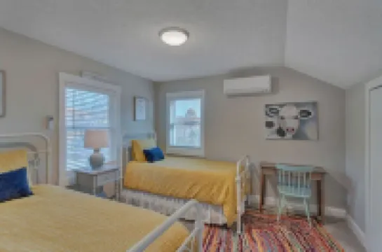 The Cottage @ Afton Mountain- Close to Wineries!