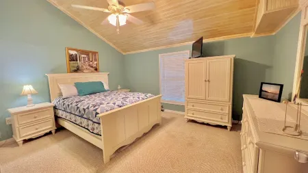 Luxury Waterfront Lodge In Toledo Bend Lake