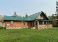 Red Bear Beach Front Log Cabin and Guided Snobear Rental
