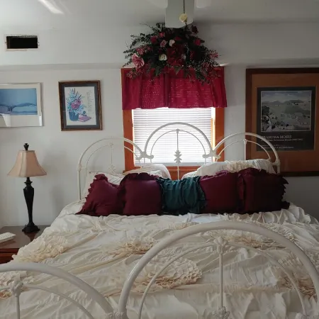 Beautiful Ocean Front Studio with direct beach and access to a deck.