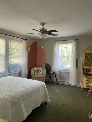 Private 2 Bedroom Apt with bike storage 1 mile to the GAP and C&O Canal / Hotels near Lakeview Pavilion