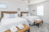 Old Town Bluffton Home + FREE Golf Cart Luxury Home - Sleeps 8