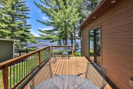 Nature's Edge: Lakefront Home - WiFi, Free Firewood, Generator, No Cleaning Fee!