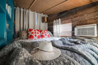 Beach Casita w/Treehouse. Cozy, Unique, hand-crafted. Pets Ok -10 min. - to Mayo
