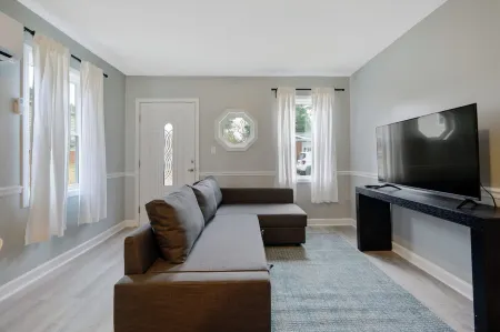 Private House- Downtown Durham