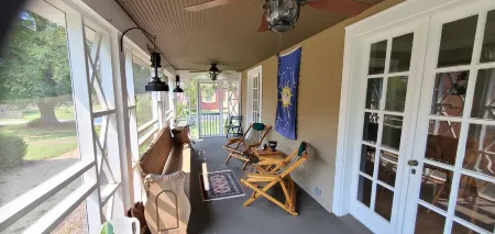 Yorktown - 3 Private Rooms and Bath for 1 Group/Party. Not a Whole Home Rental.