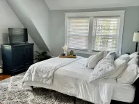 Recently totally renovated duplex located 5 minutes from Downtown Bristol. Hotels in Bristol