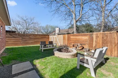 Cozy 4Br House w/ Hot Tub, Mins to Downtown! Hotel in zona McKinney Falls State Park