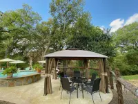 Posada Haus at Wundercove Cottages -Access to Shared Pool and River-