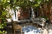 A unique 4 bed barn conversion set in beautiful rural location of North Somerset Отели в г. Бернем Витхаут