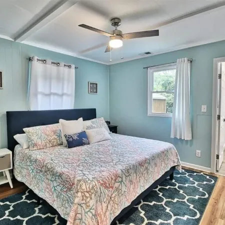 Pawleys Paradise! ~1/2 mile to the Beach. 3BR/3 Full BA. FREE Bikes included.