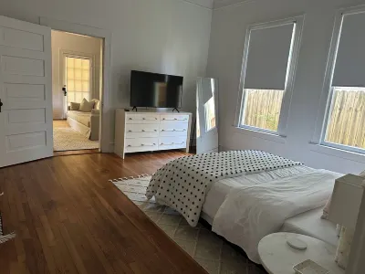 Beautiful, historic home - Private Hotel in zona Lawson State Community College