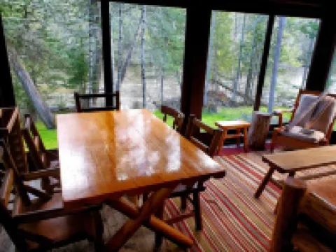 Grayling, MI - Fisherman's Log Cottage on the "Holy Waters" of the AuSable River
