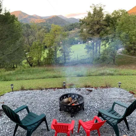 Newly Renovated Cabin with Stunning View