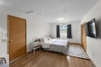 Lakefront Gateaway at Chambers Lake - 3 bd 2 ba w/ AC