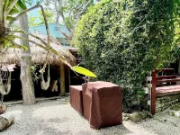 Top-Rated Luxury Oasis! Coconut Grove Cottage, Garden, Walk to Bay. Free Parking Hotels in Coconut Grove