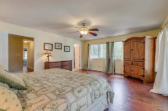 10 mins to Bristol Motor Speedway and the Tri-Cities Airport