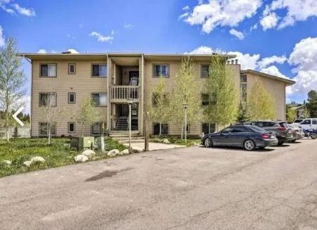 Pet Friendly  Quality Condo near  Winterpark resort Отели рядом с достопримечательностью «Grand Park Community Recreation Center»
