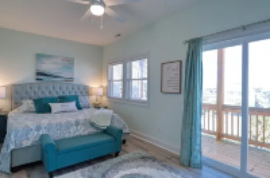 Beachfront! Hot Tub! Linens! Flexible Booking! Sleeps11! New Listing! Remodeled!