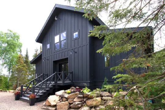 New Rustic Modern Cabin - Ski, Winery, Lake View, Lutsen, Grand Marias, Sleeps 8