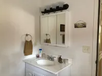 Cozy & secluded on 53 acres & driveway access to miles of ATV/snowmobile trails! Các khách sạn ở Silver Cliff