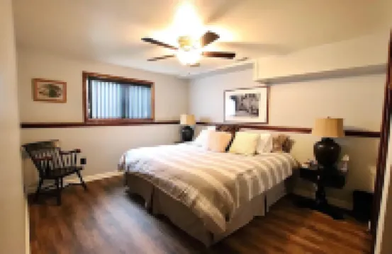 Farm house on 2 lovely acres outside of Bozeman, Pets Allowed & State Licensed