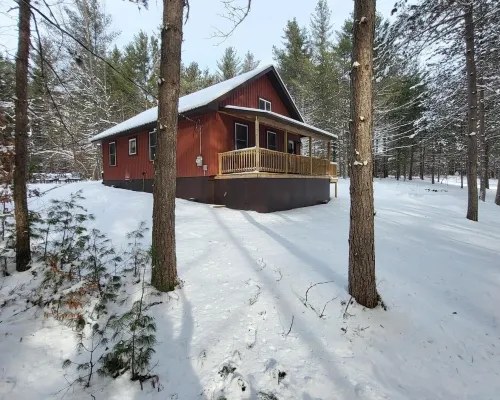 "Singing Pines" Newly Built Vacation Rental Hotels in Greig