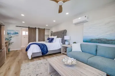 Coastal Sunset Studio Hotels near Lost Winds Brewing Company