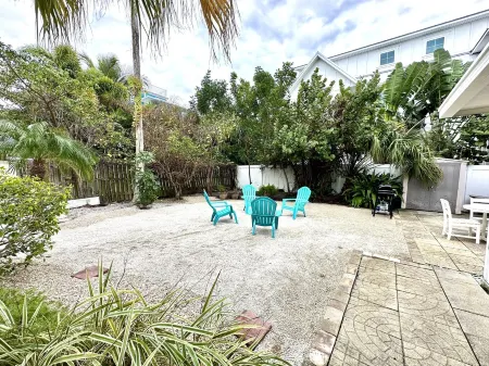 Renovated 2bed / 1bath North End of Anna Maria, 2min walk to the beach