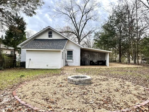 Renovated Calera Farmhouse Home!