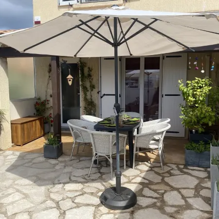 House 130 metres from the sea